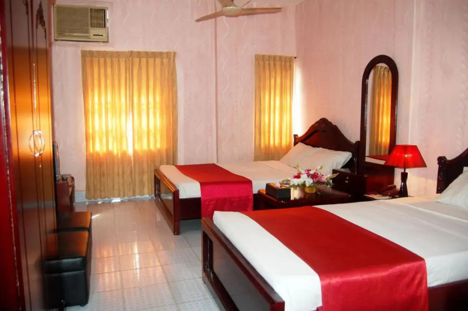 Hotel Swiss Garden International