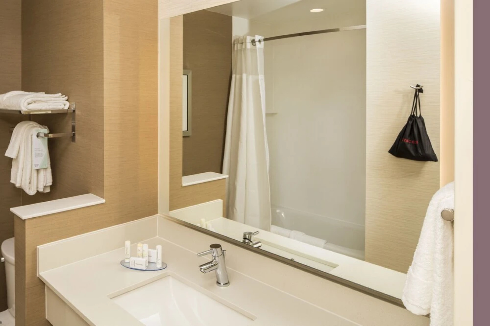 Fairfield Inn & Suites Pittsburgh North/McCandless Crossing