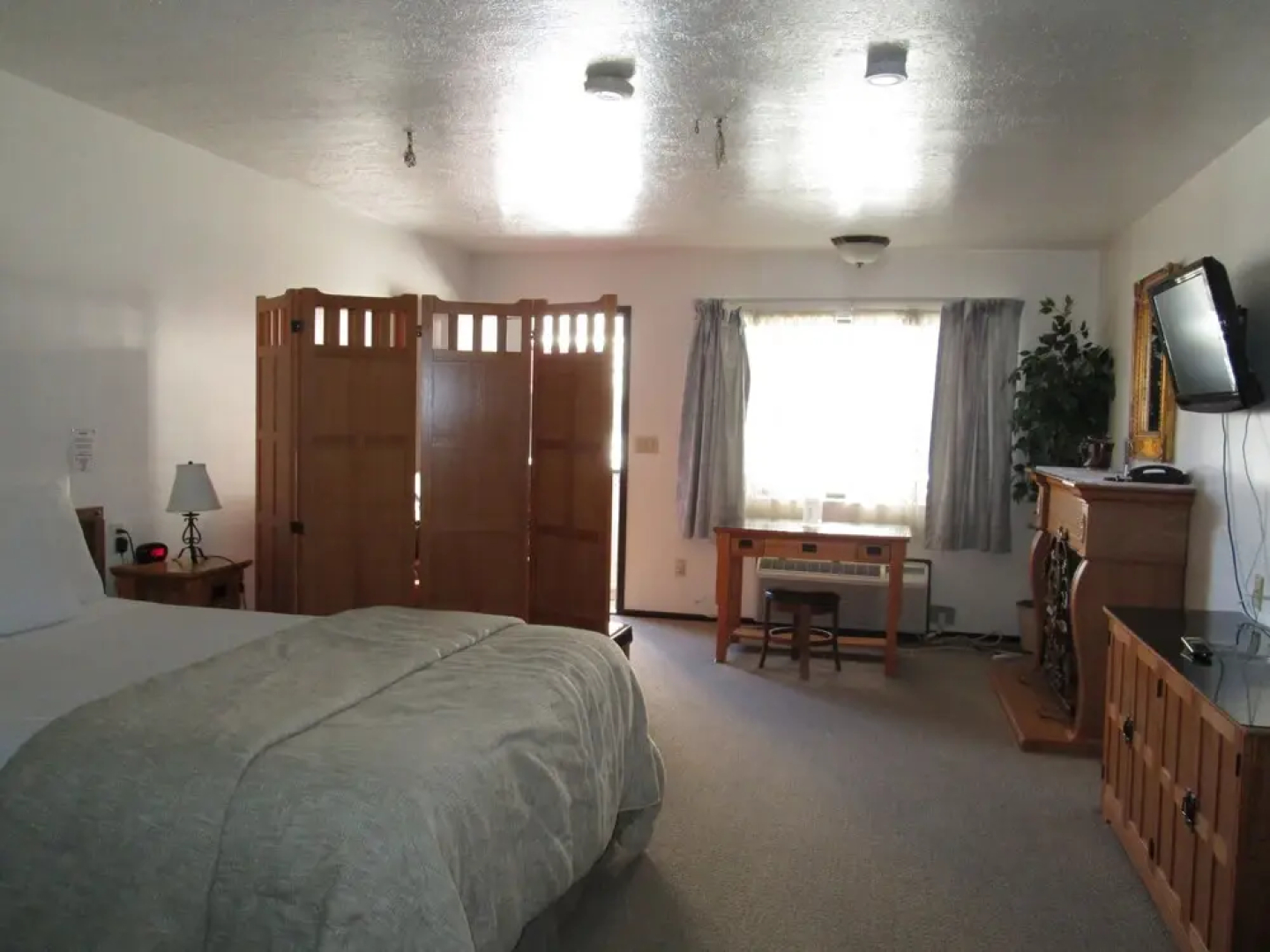 Jim Butler Inn & Suites