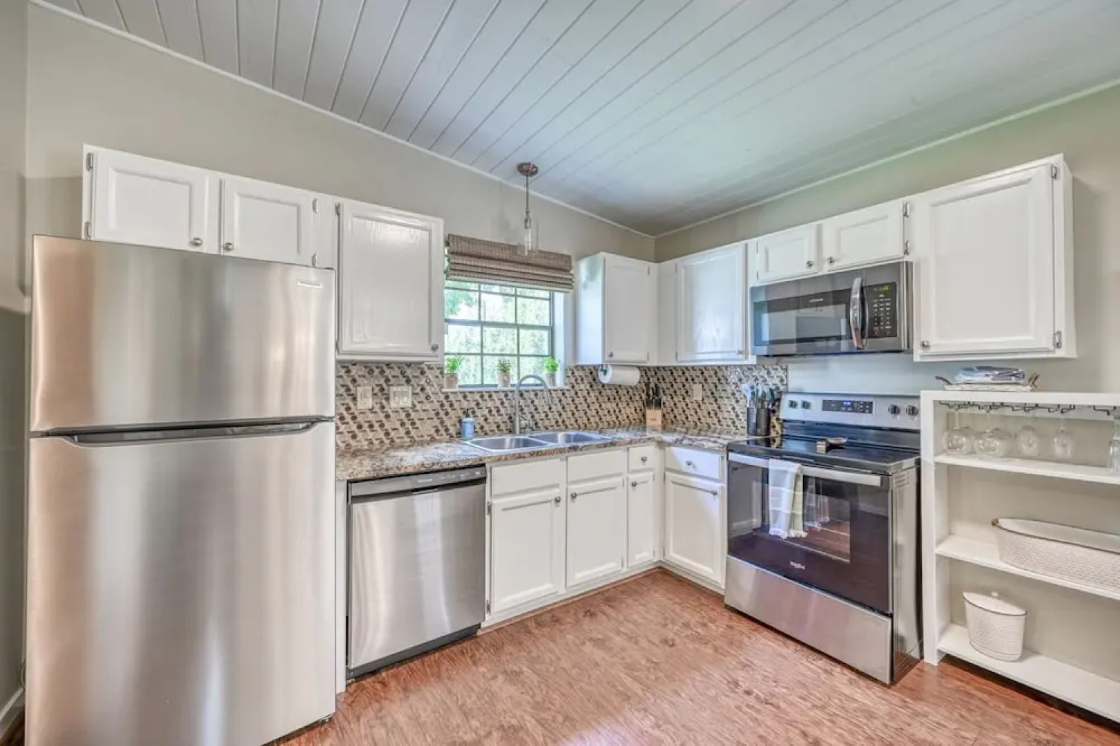 Sunday Abode on Wine Trail 5 Min to Heart of Main