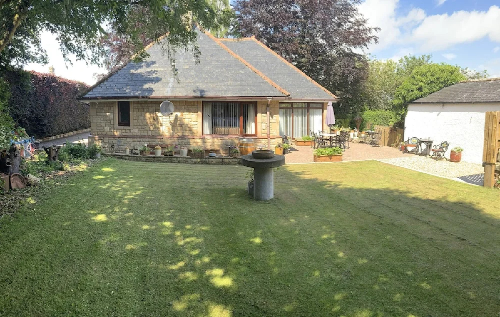 Remarkable 2-bed Cottage in Tranquil Setting