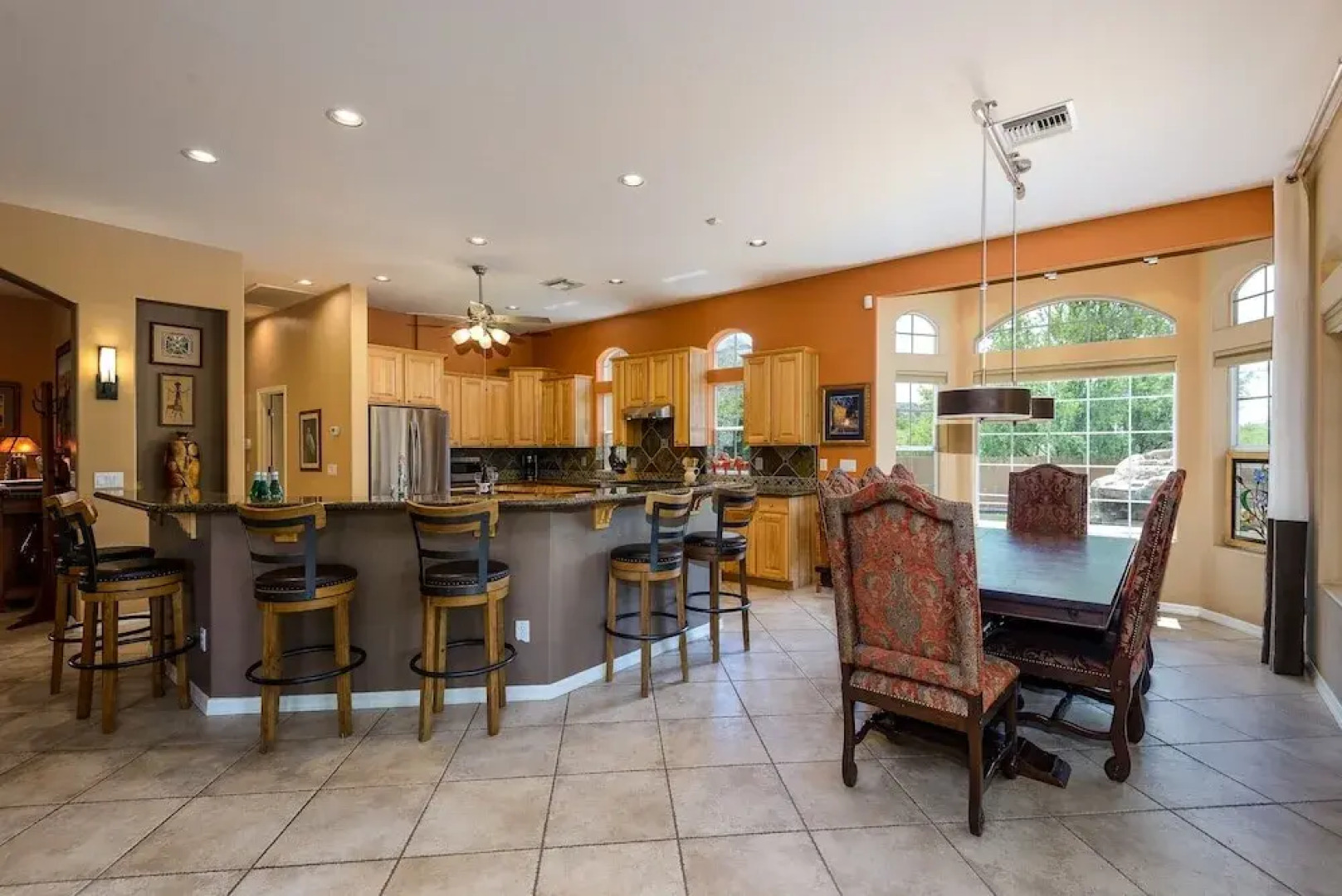 Casa Dynamite 4 Bedroom Home by RedAwning