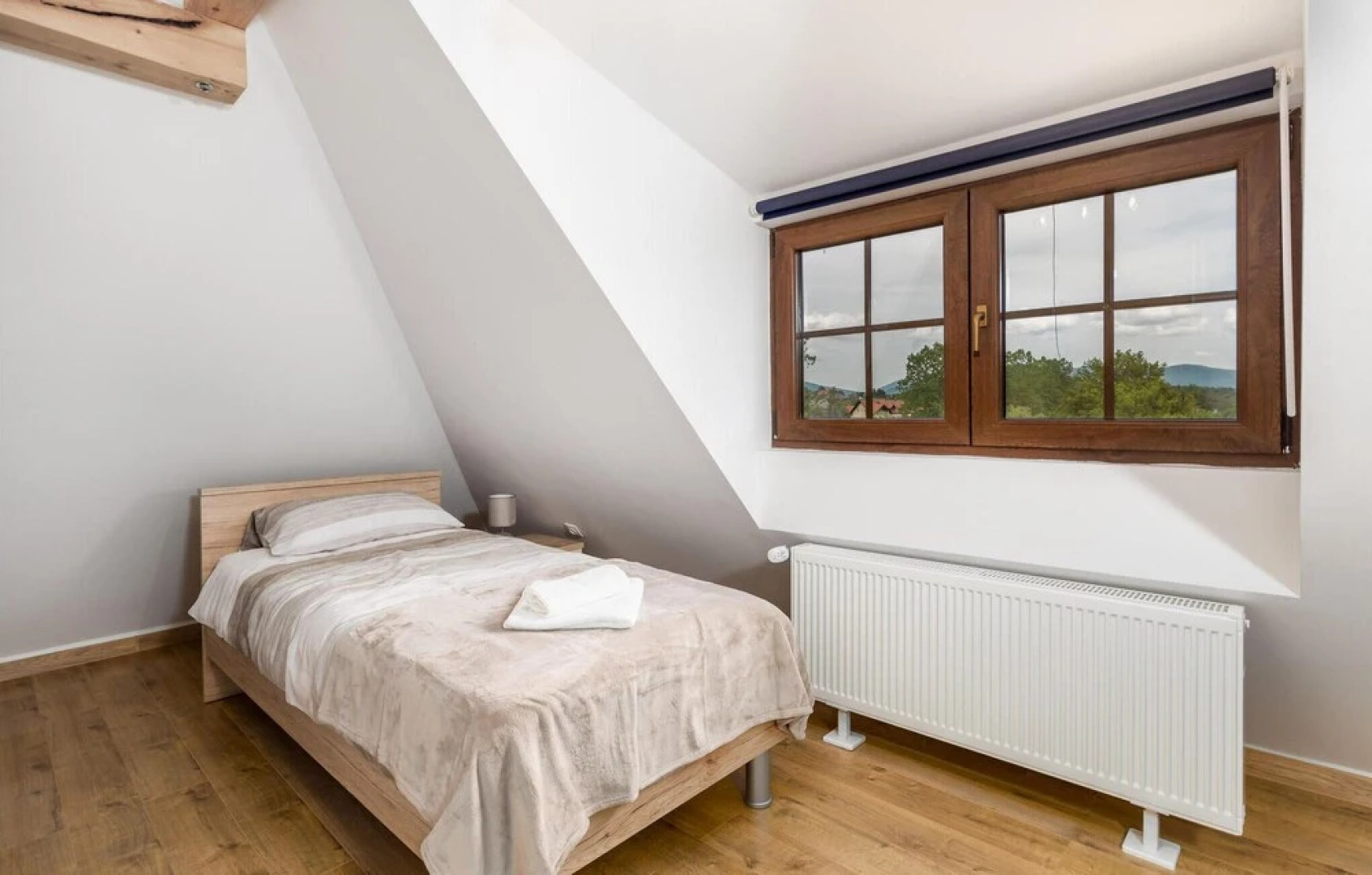 Amazing Home in Otocac With Wifi, 4 Bedrooms and Outdoor Swimming Pool