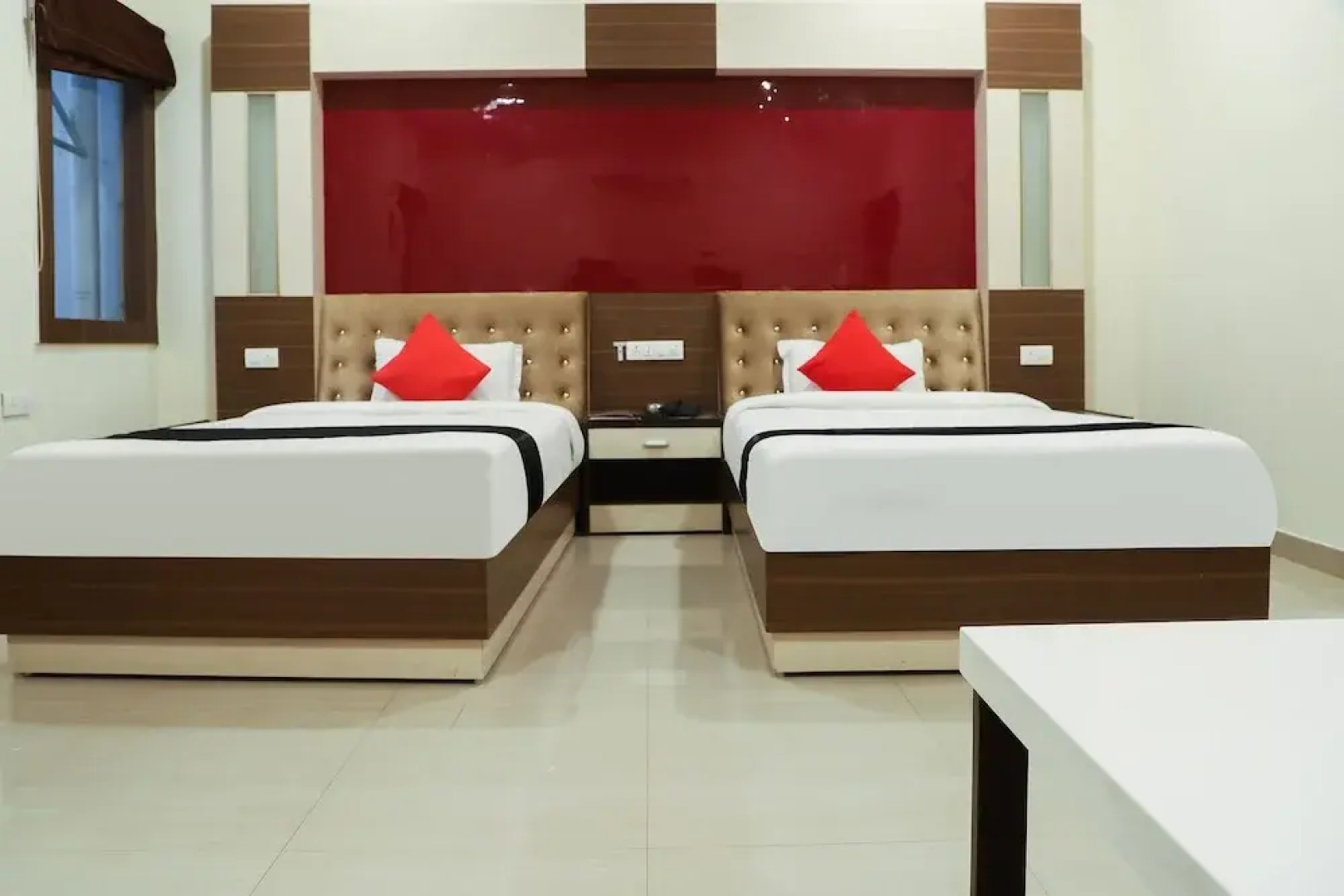 Capital O 48812 Kunwer Palace