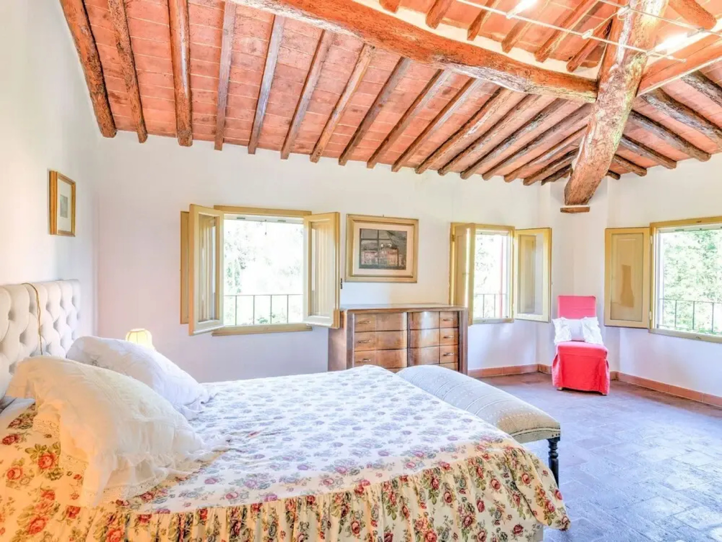 Hilltop Holiday Home in San Miniato with Hot Tub