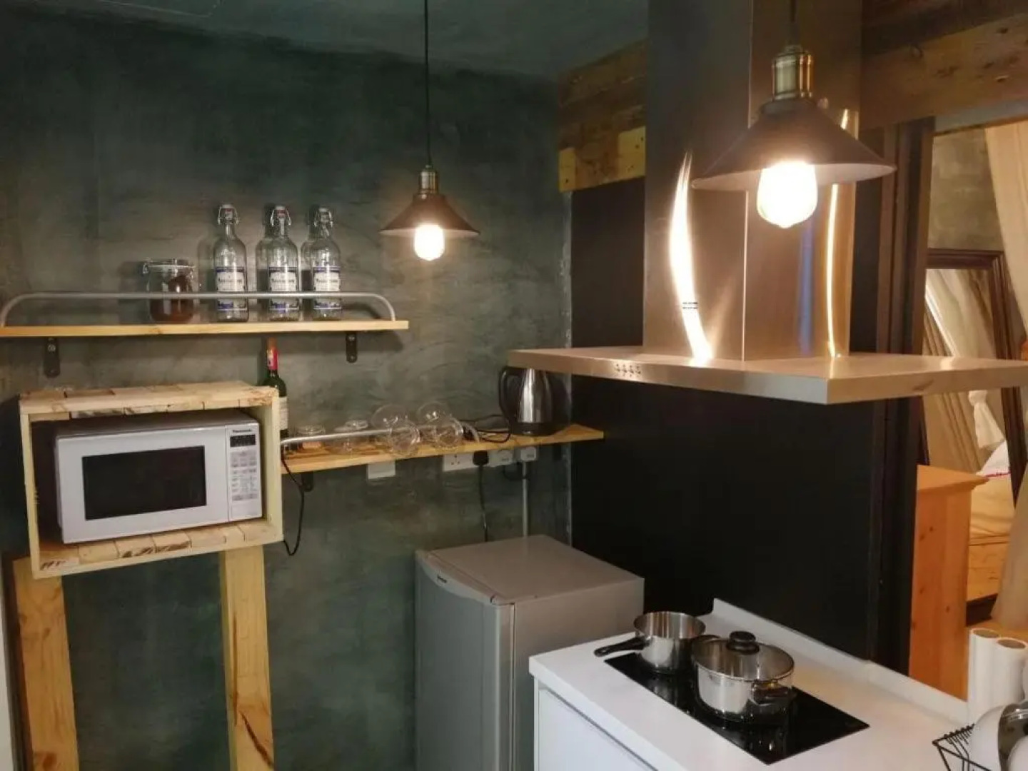 Machome GuestHome at Trefoil Setia City