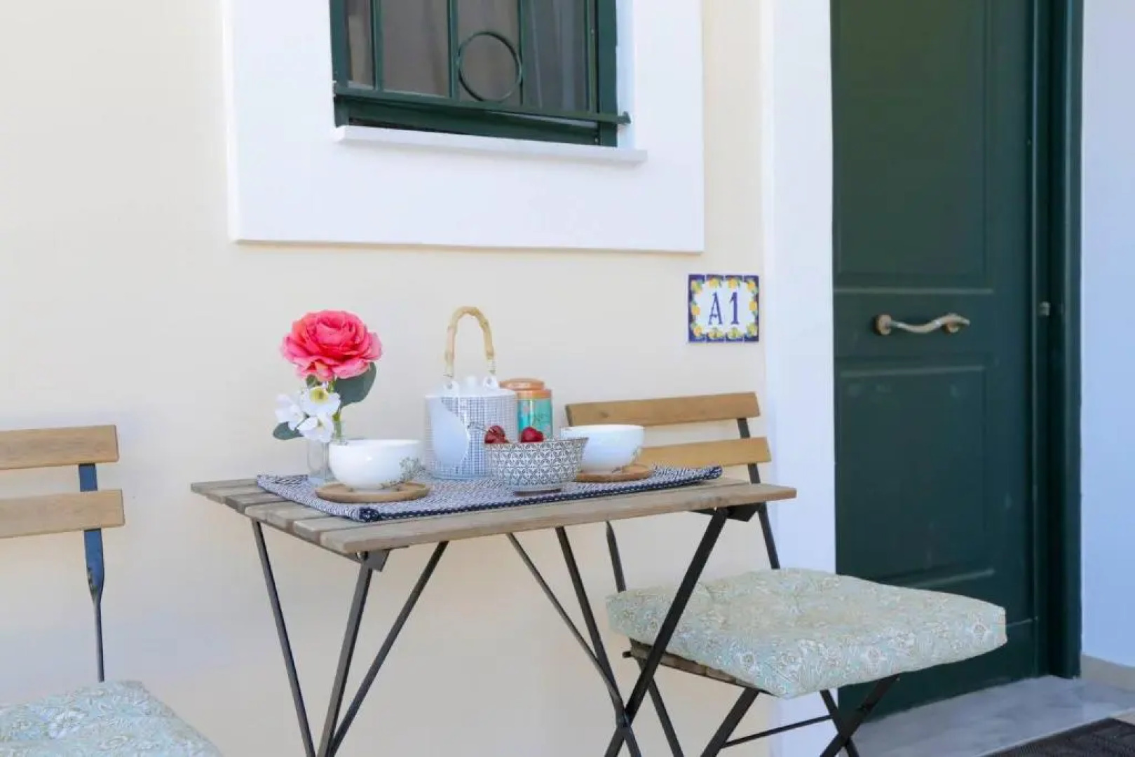 "new-olivaholidayhomes - Boho Studio +pool"