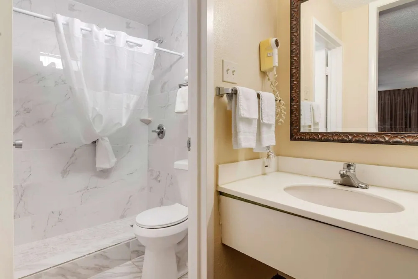 Clarion Inn Brunswick