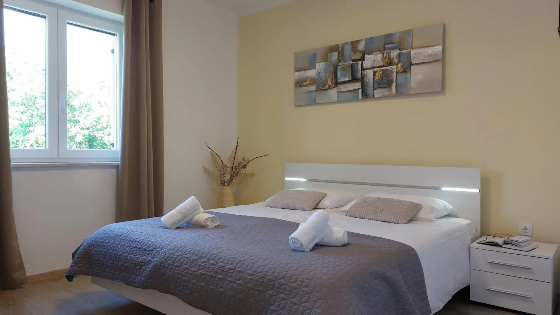 Villa Amoena with pool and sauna near Novigrad