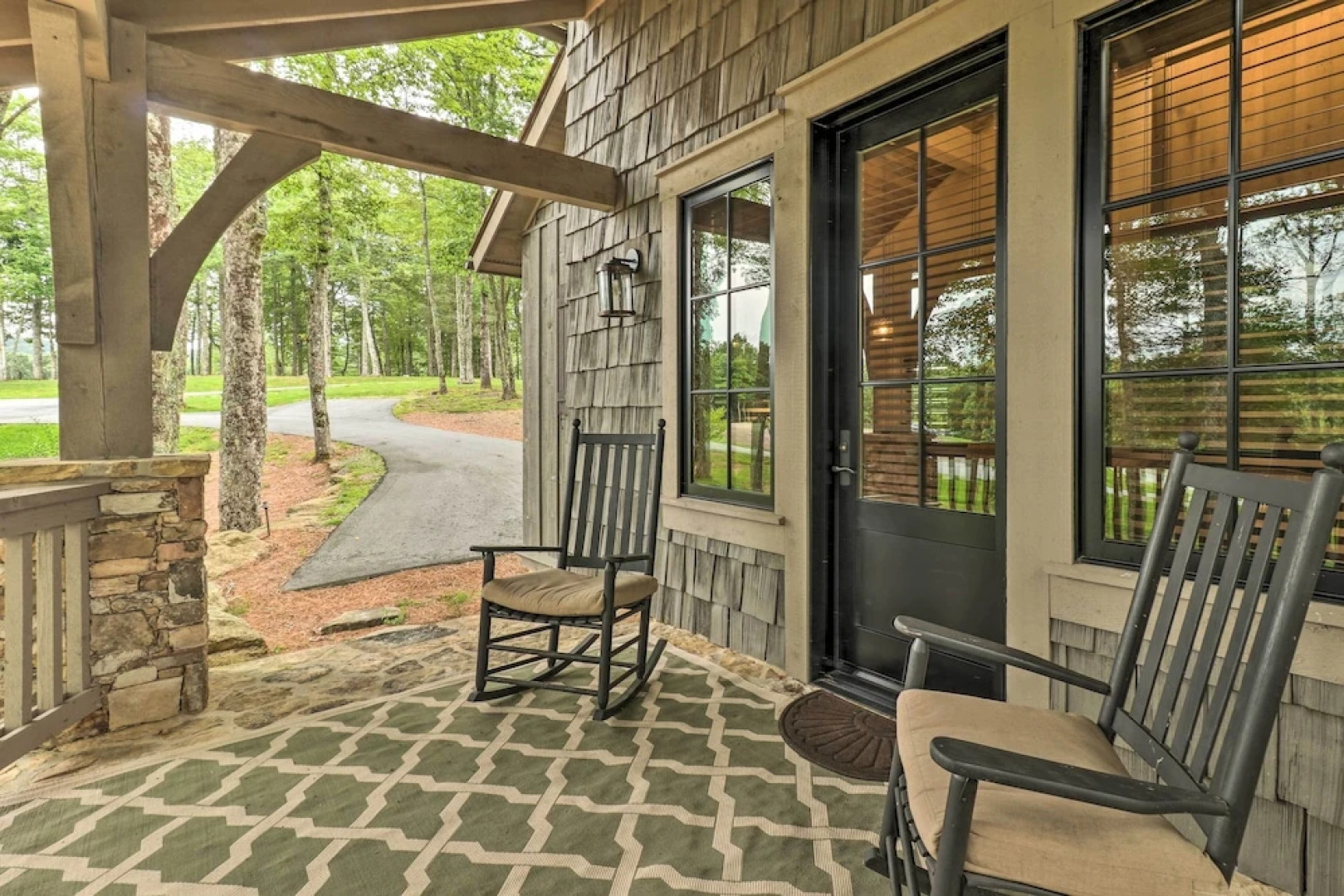 Serene Mountain Retreat! Rural Glenville Craftsman