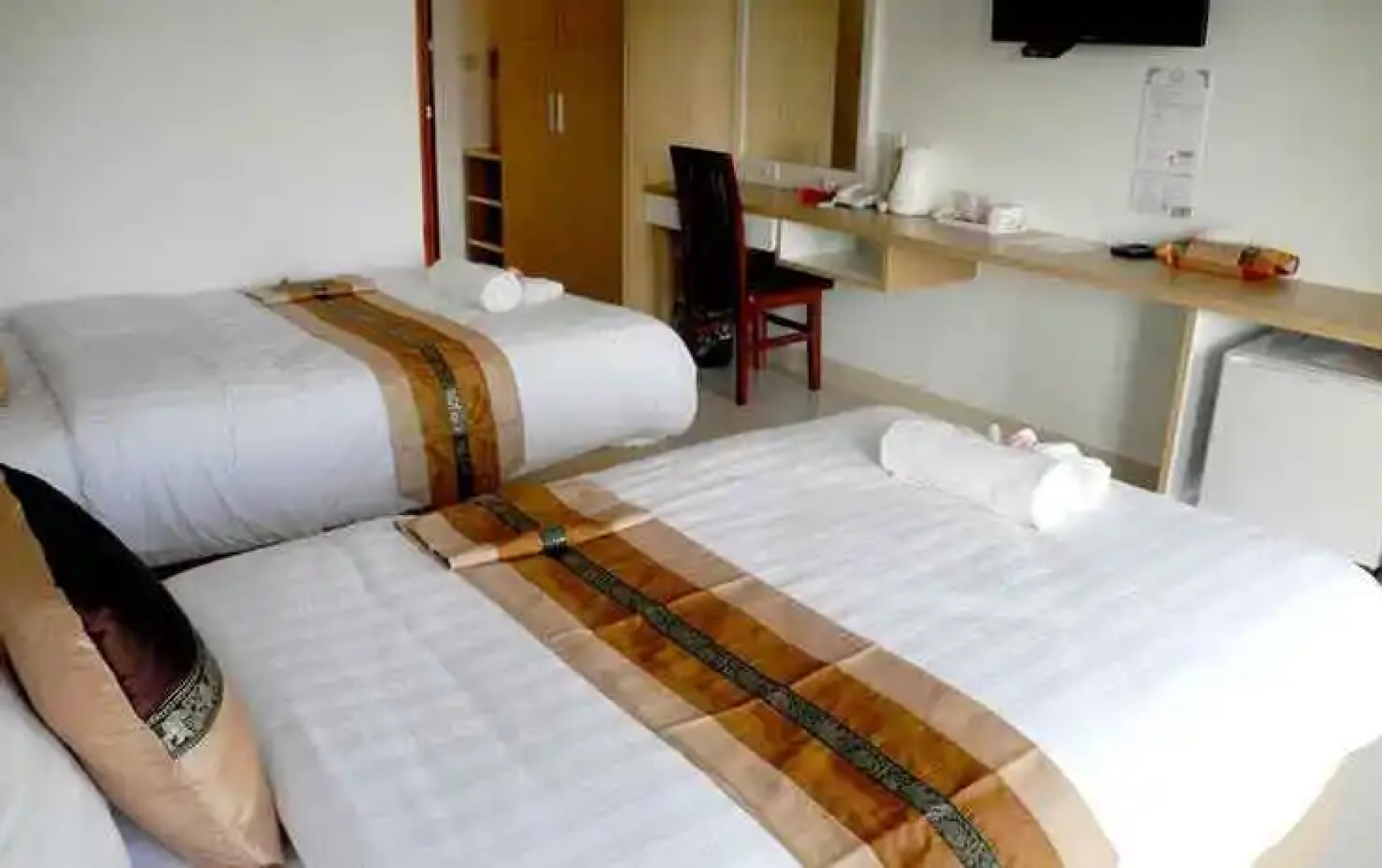 Eitanic Resort