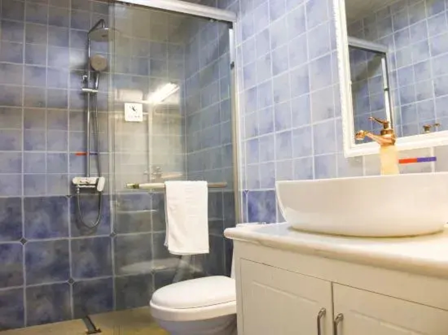 Tuwo Colorful City Garden Resort