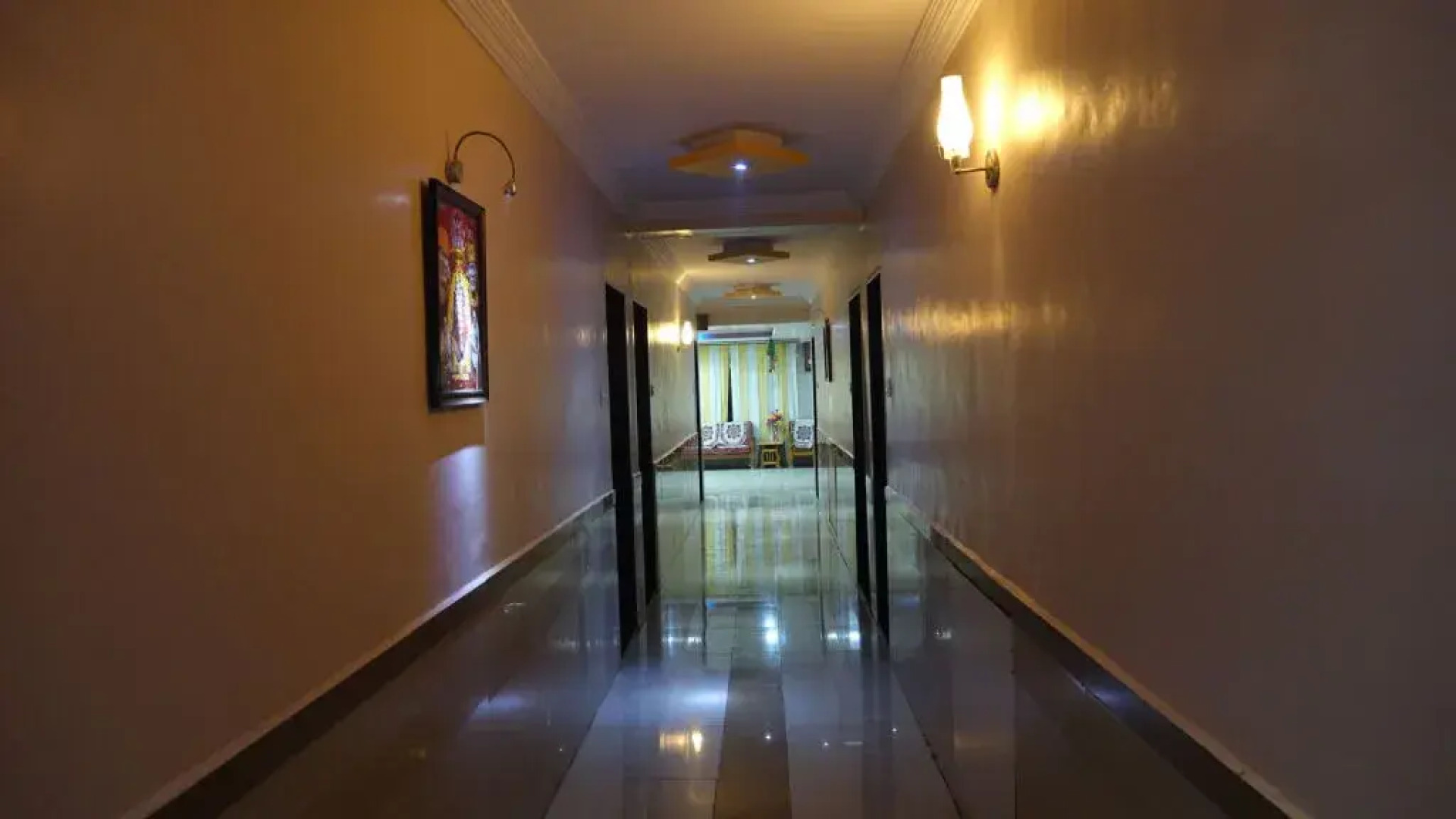 Hotel Sai Ramanand