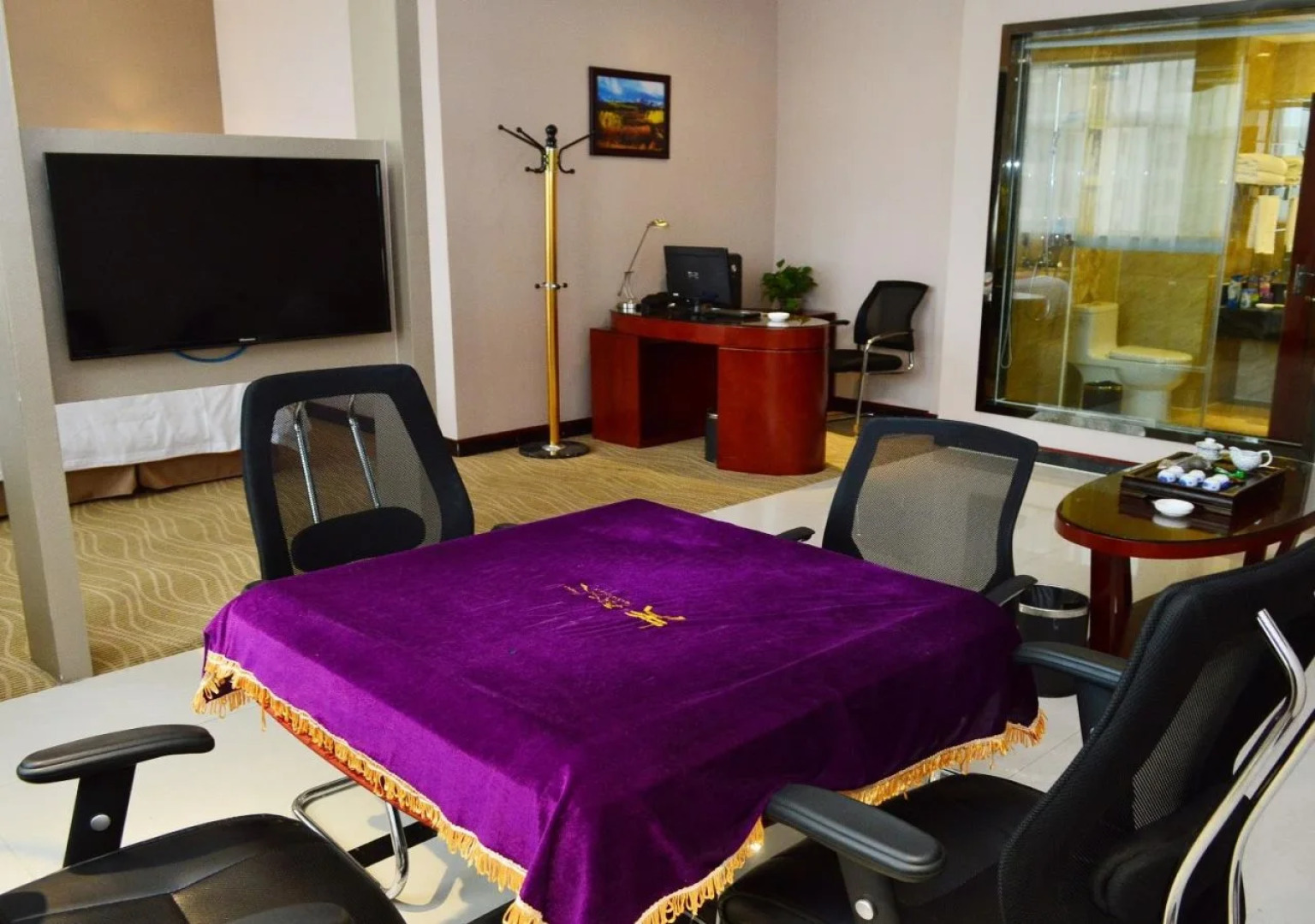 Huayi Business Hotel