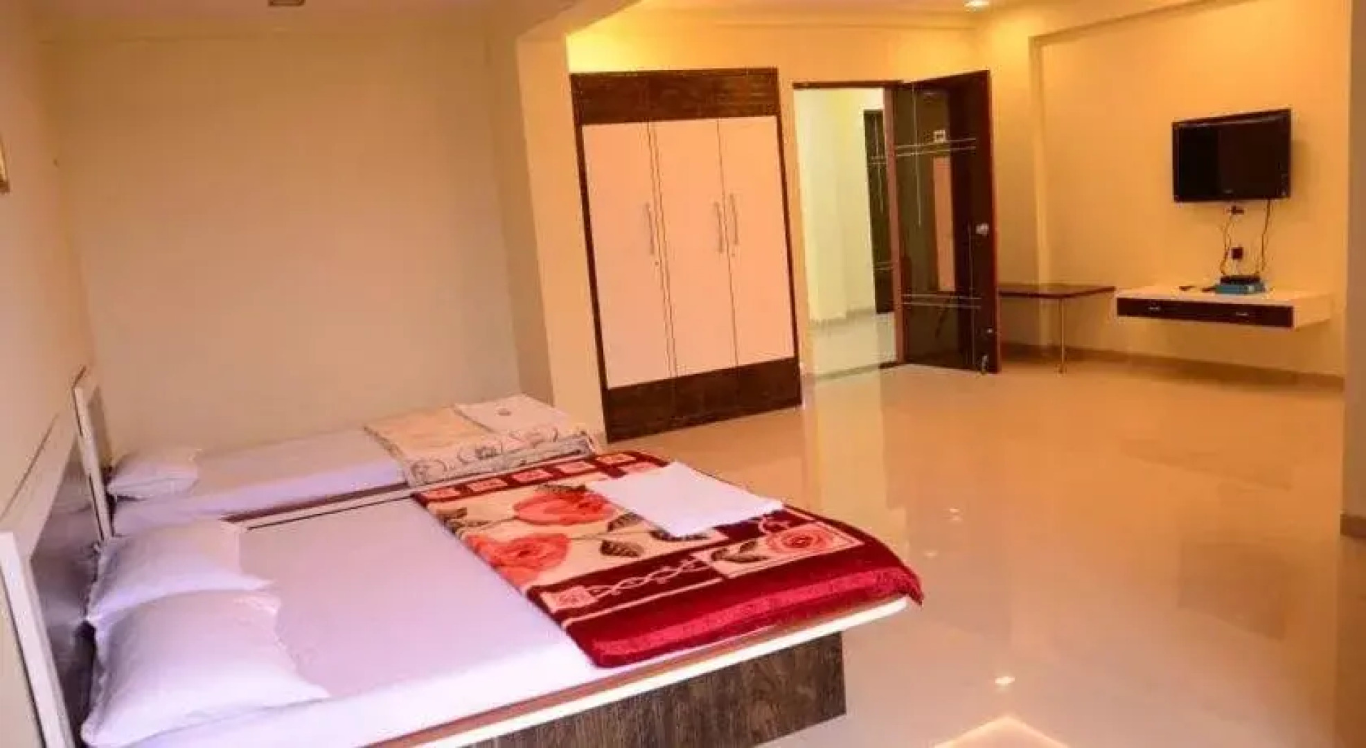 Hotel Gulab Paradise