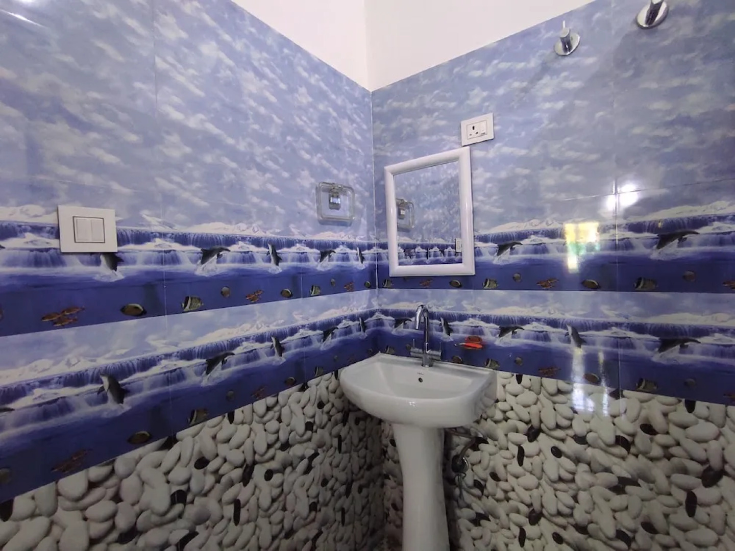 Homecation Manas River Rock Lodge