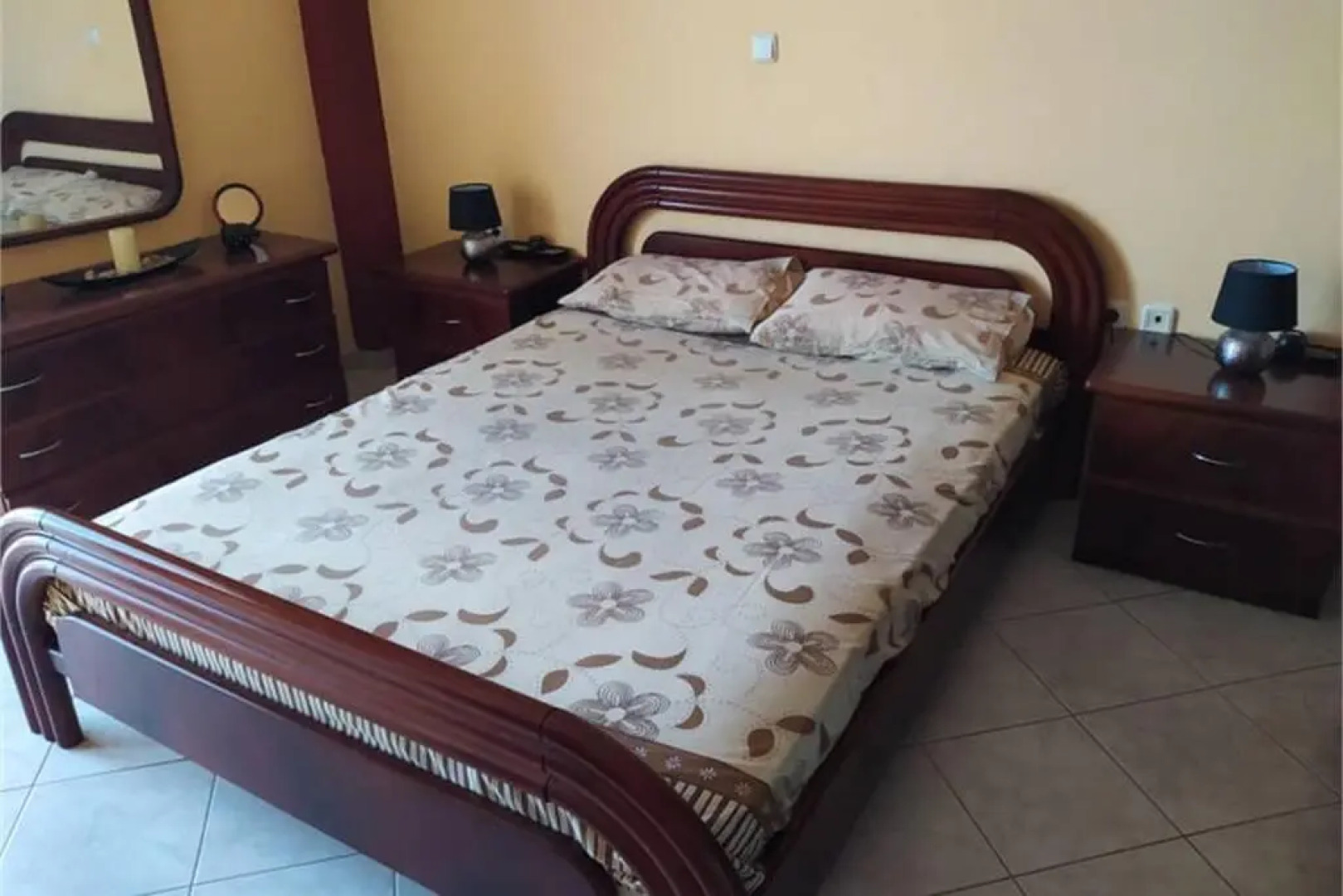 Vens apartment 90m2 at Eantio bay.