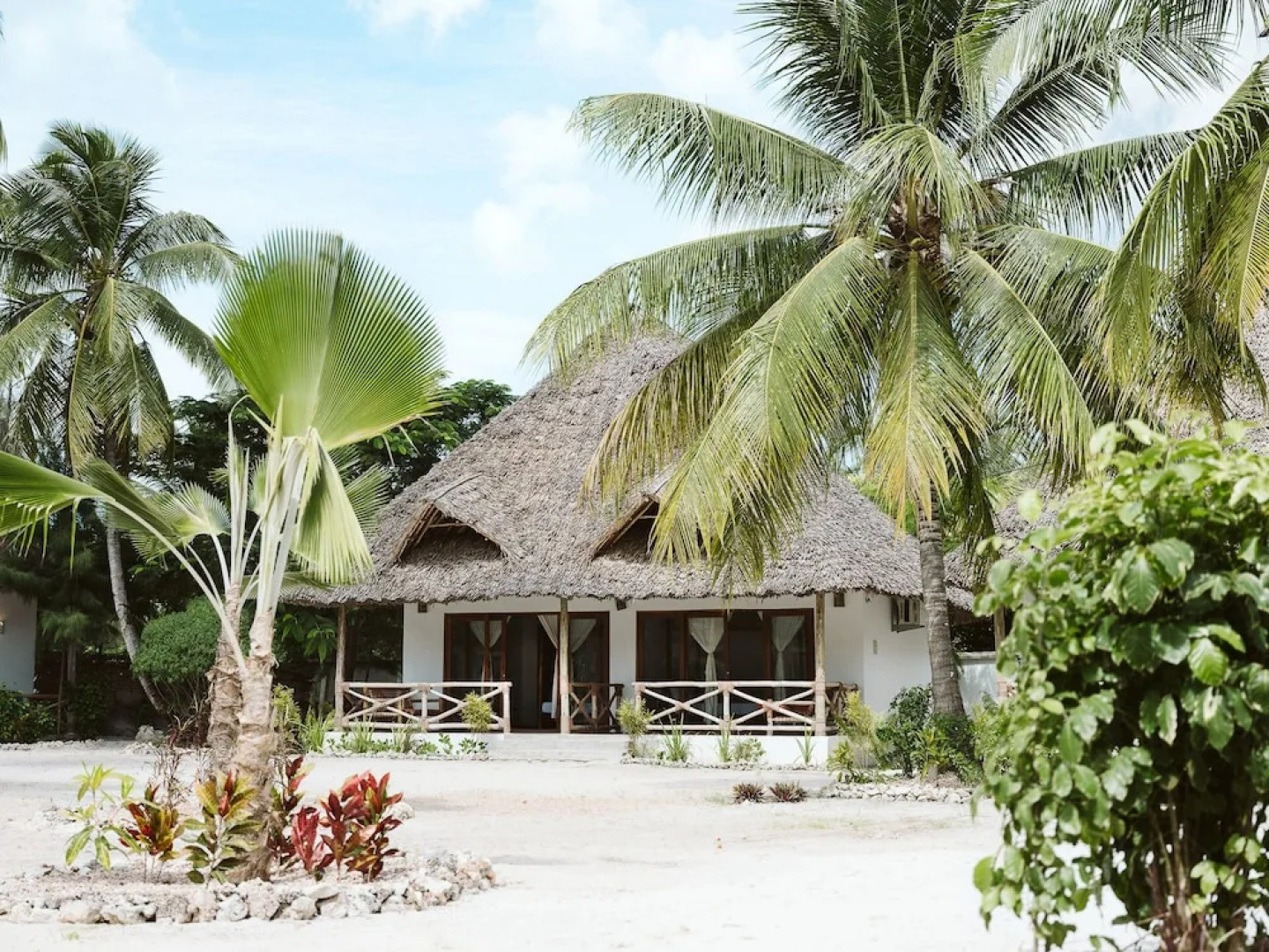 Bahati Sunset Bungalows