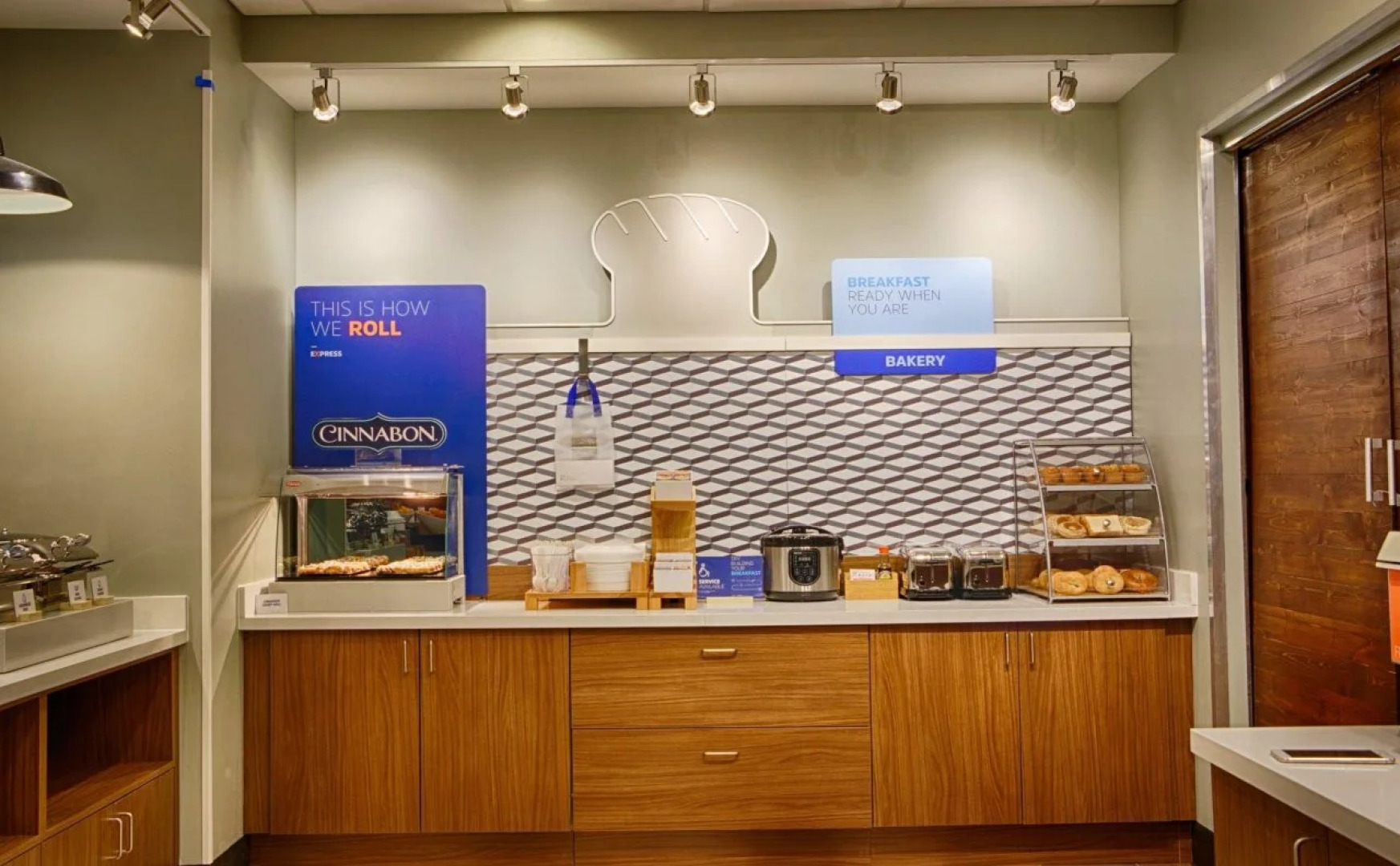 Holiday Inn Express & Suites Detroit Northwest - Livonia by IHG