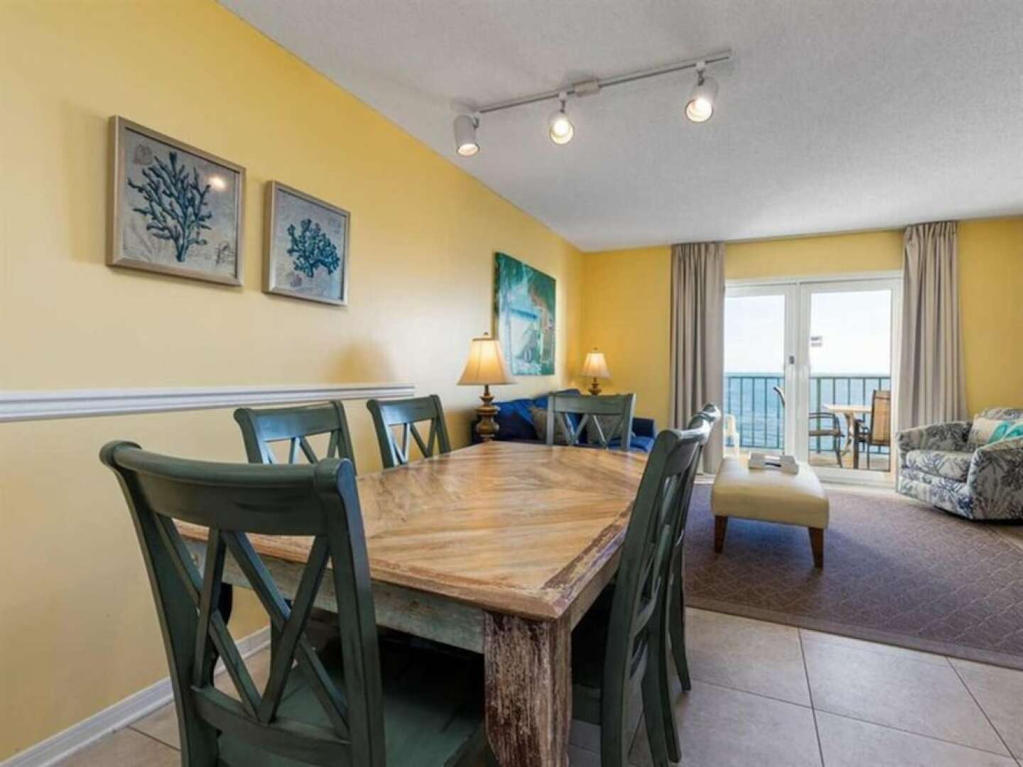 Surfin Inn by Meyer Vacation Rentals