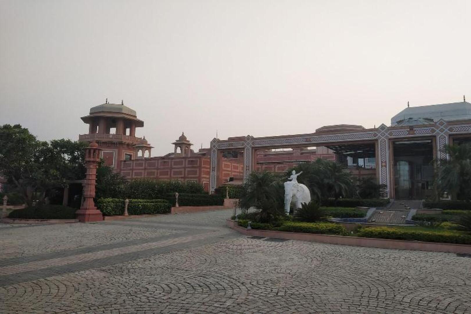 Orient Taj Hotel &Resort