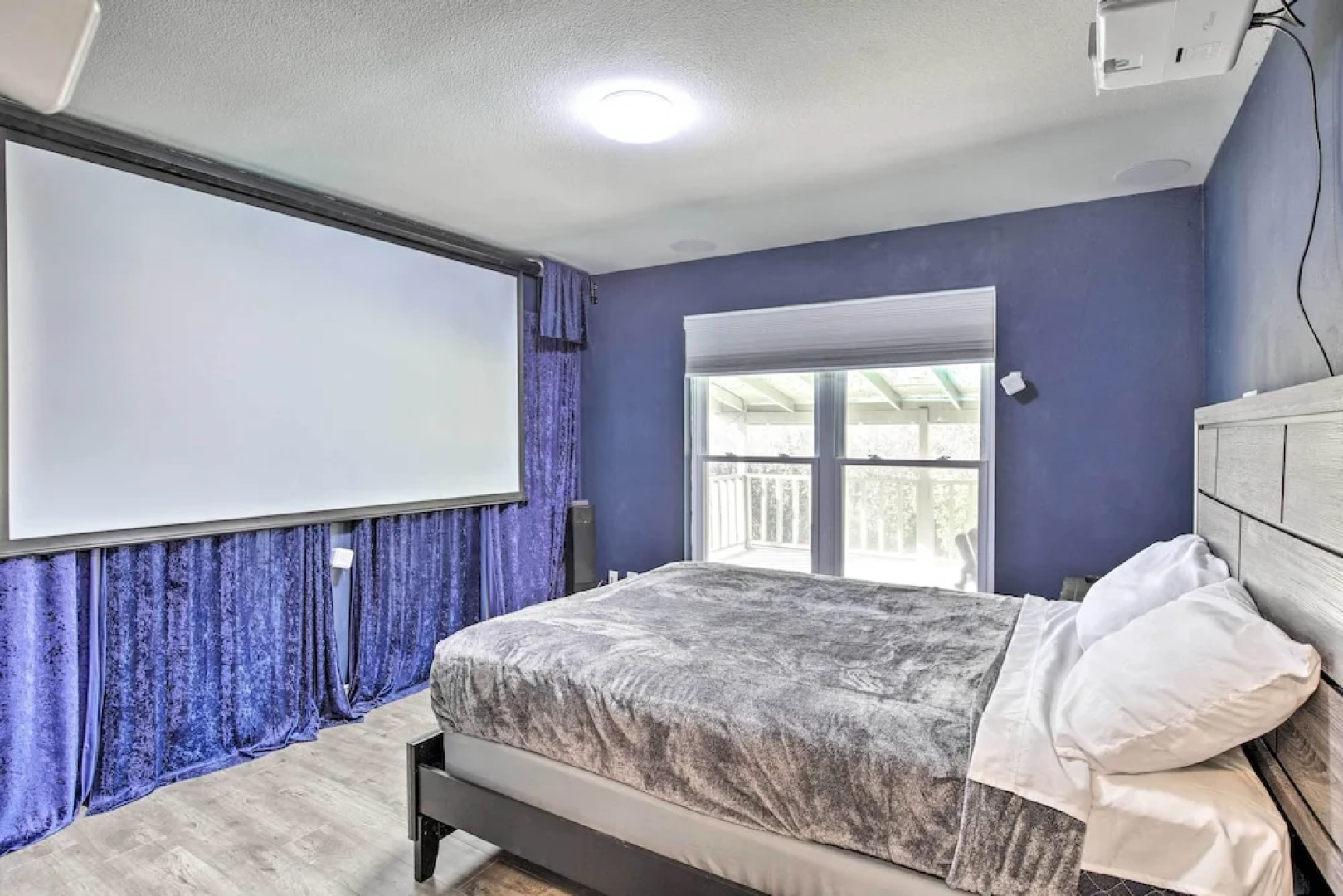 Poolside Oasis: Richardson Home w/ Movie Room!