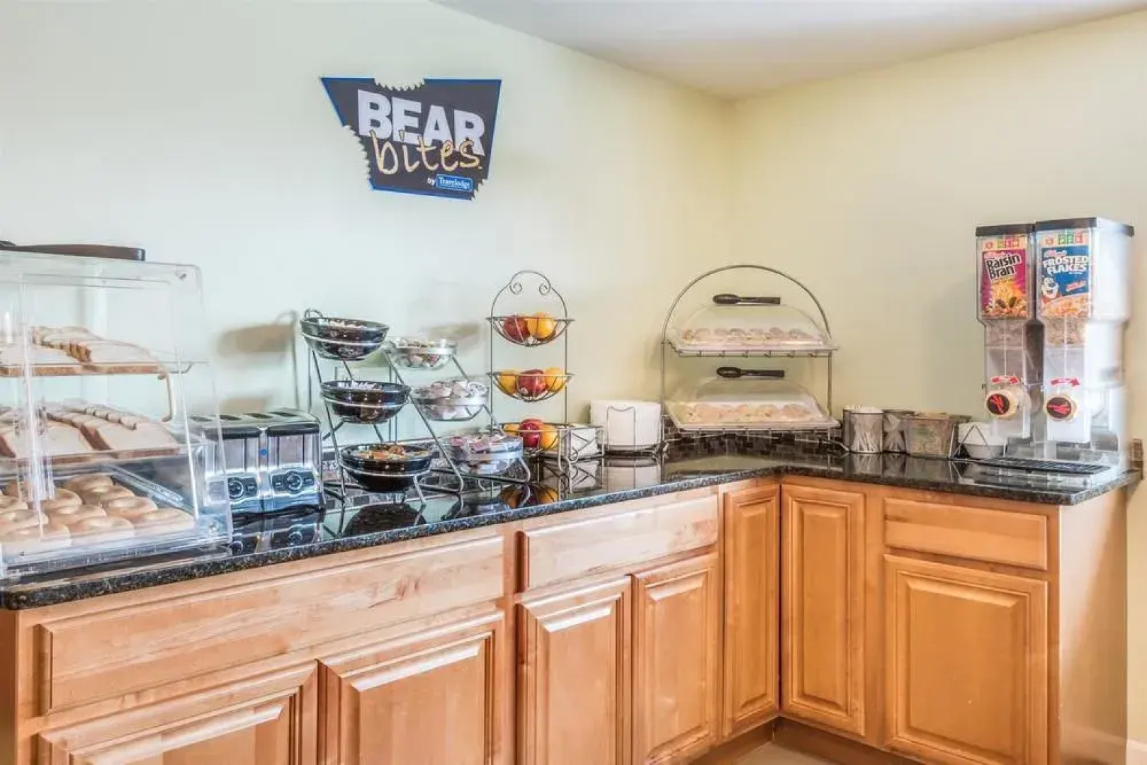 Days Inn by Wyndham Middletown Newport Area