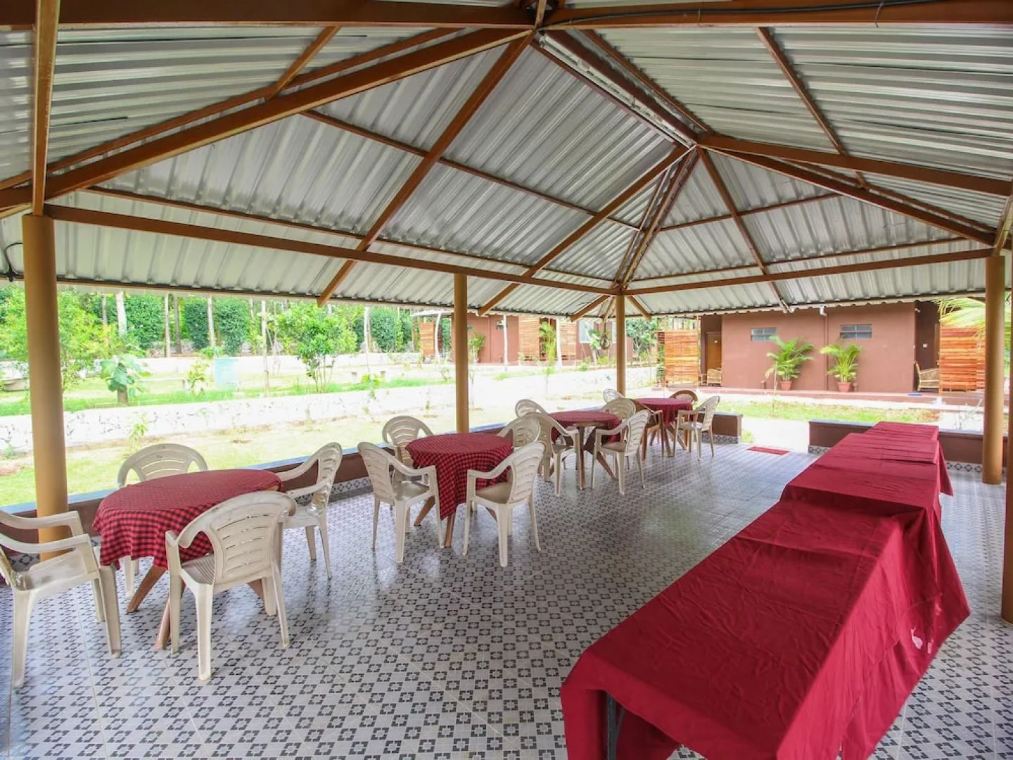 OYO 15708 Sharmada Hidden Nest