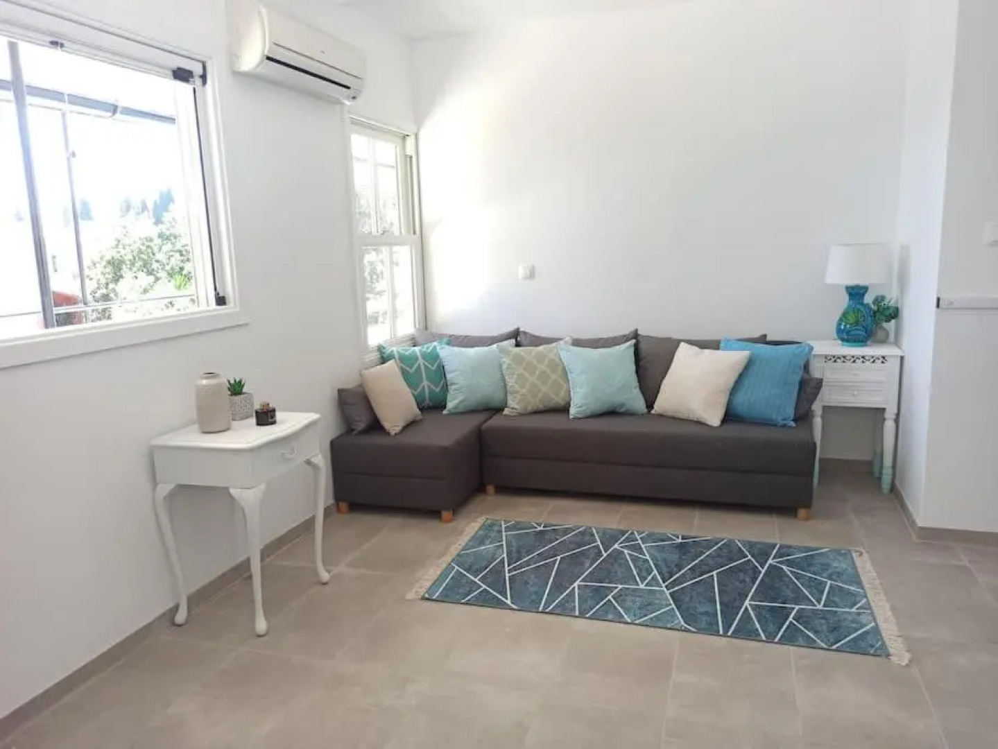 Seaview Mini Villa with Private Pool - 200 metres from the beach