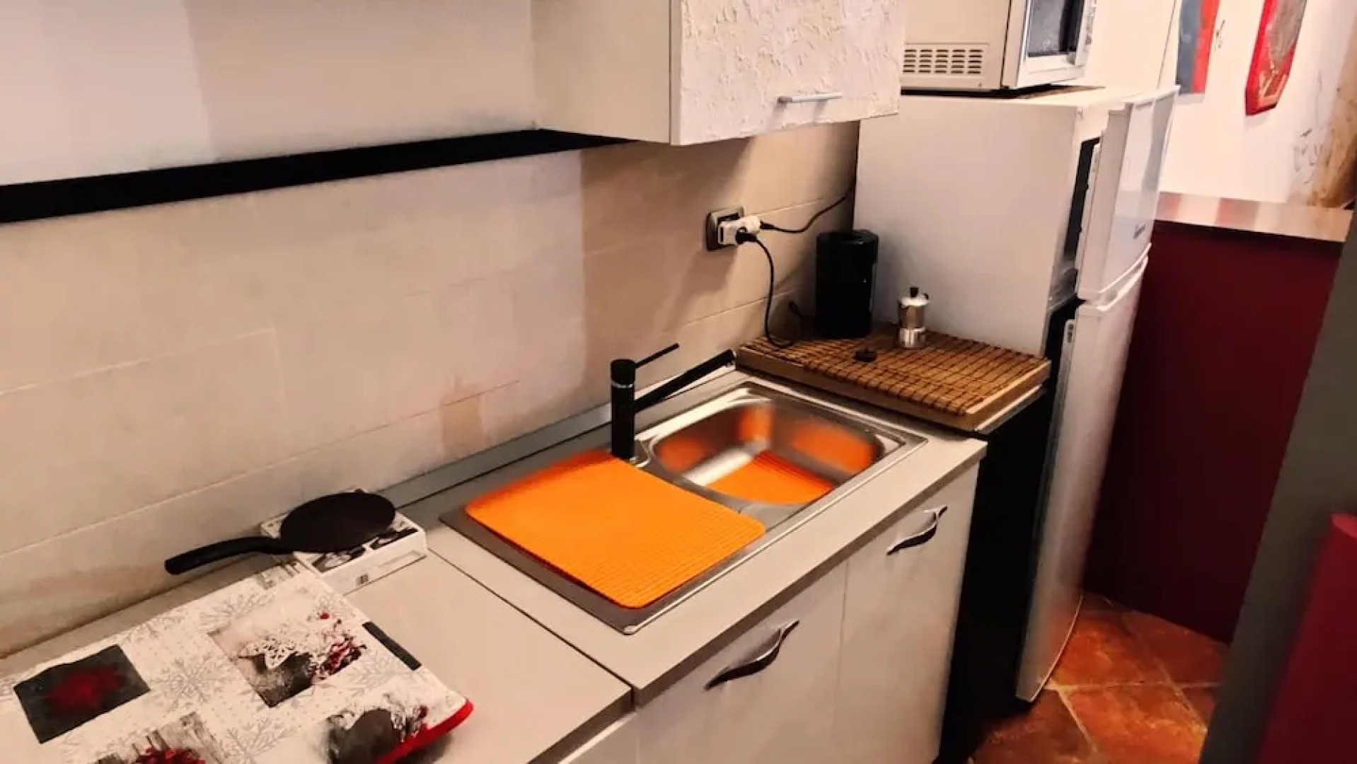 Country House with Pool Access & Jacuzzi