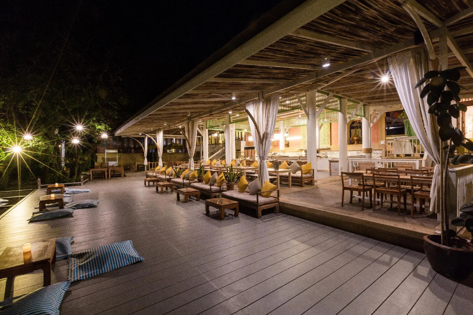 Ma Doo Bua Phuket (มาดูบัวภูเก็ต)