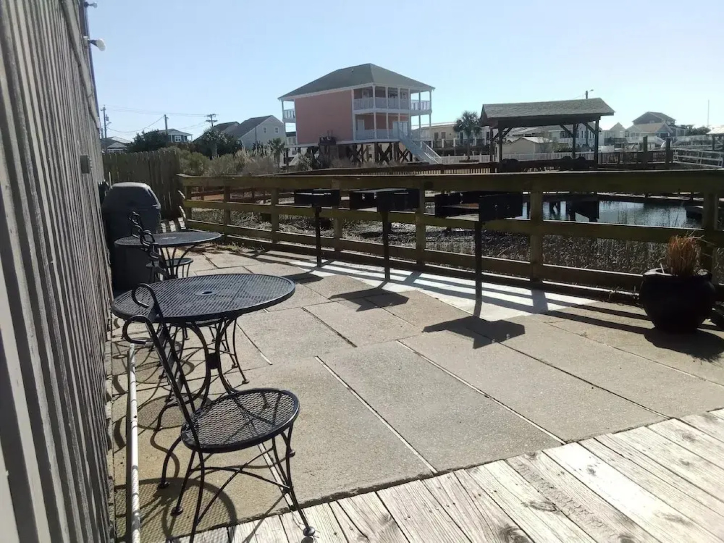 Taranova at Seawatch Inn