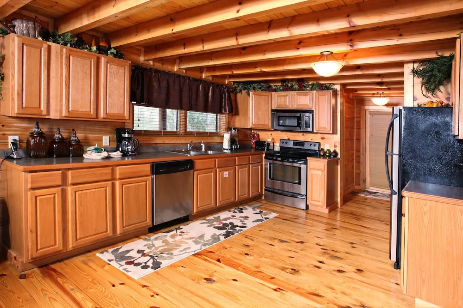 Off The Clock - Four Bedroom Cabin