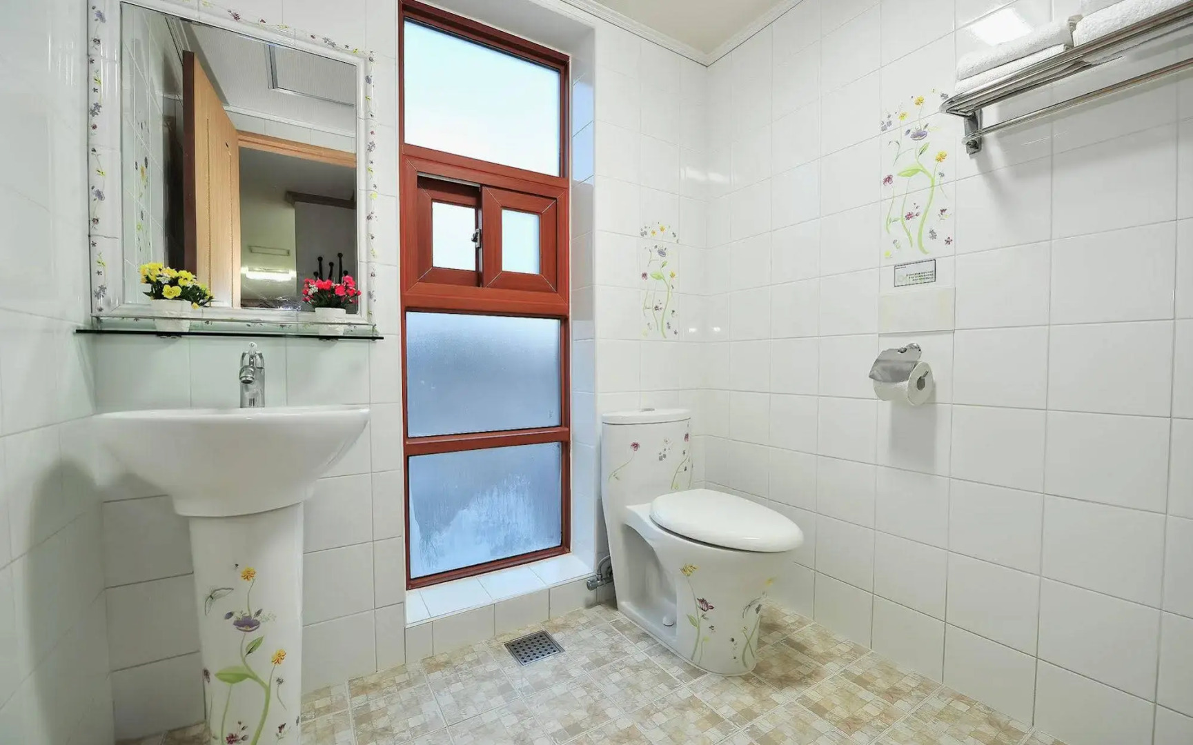 Sokcho Esher House Pension