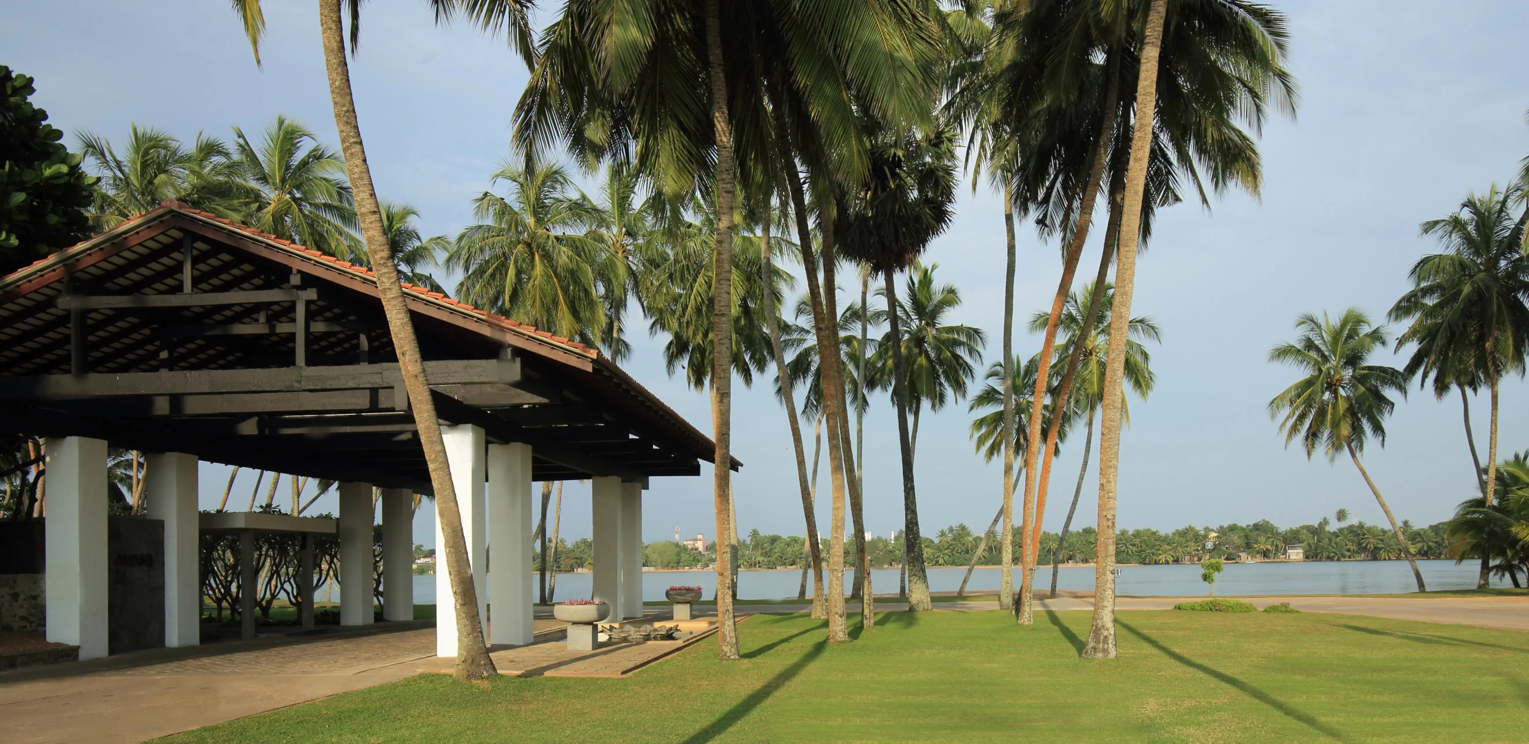 Курортный отель Avani Kalutara Resort