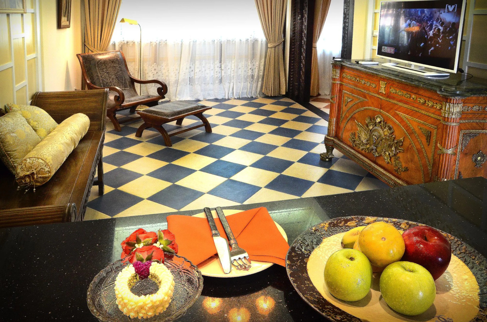 Chuchai Buri Sri Amphawa