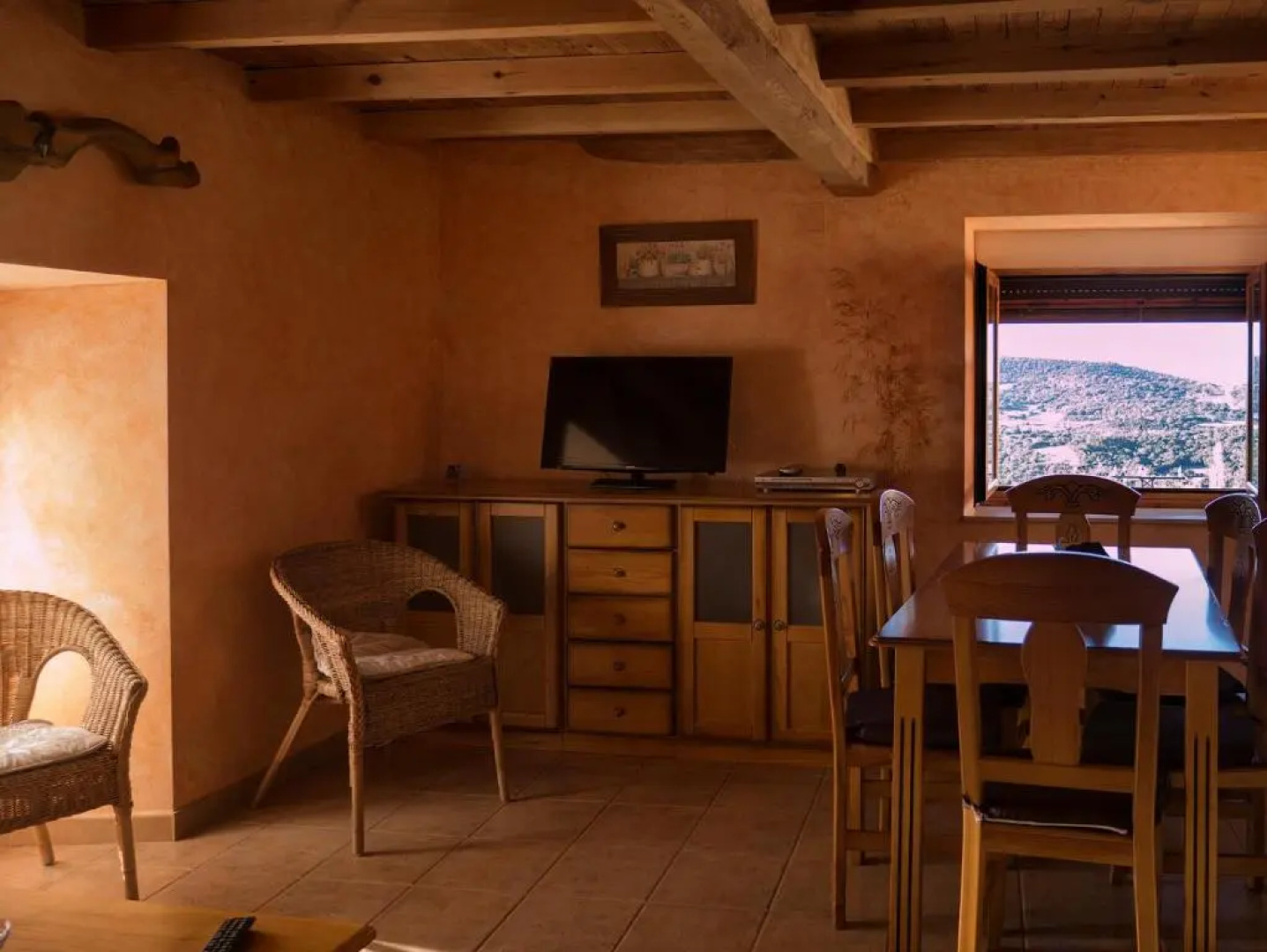 La Higuera Y El Nogal