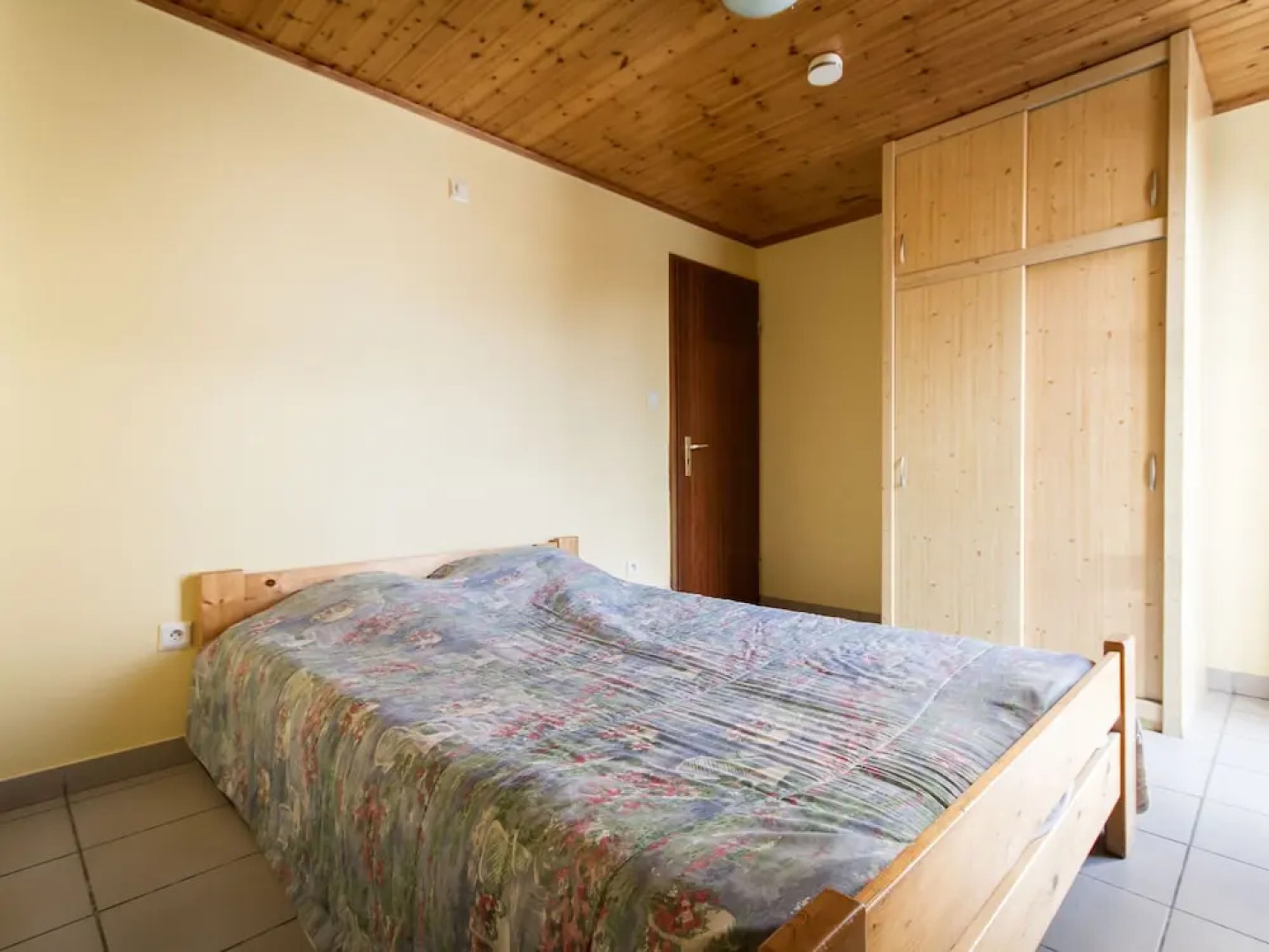 Comfy Bungalow With a Terrace, in the Ourthedal