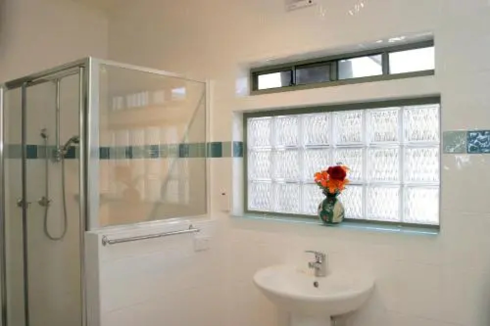 Black Dolphin Waterfront Apartment