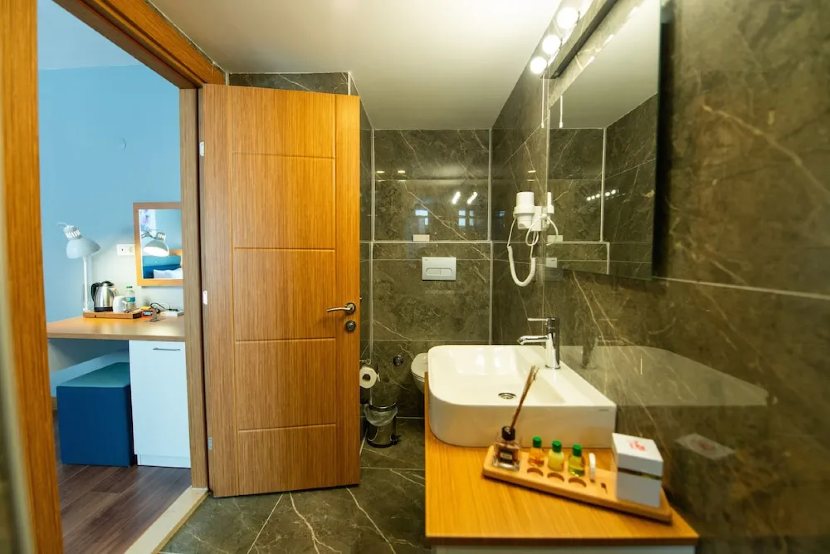 Big Point Hotel