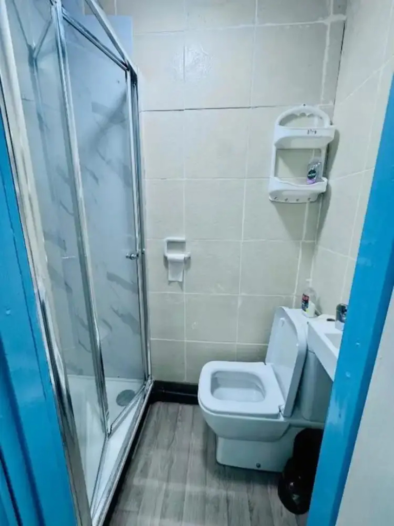 OYO Unique Private Rooms - Bolton Central, Free Parking