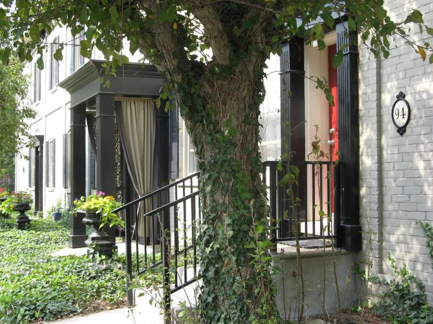 St. Vincent Row Suites