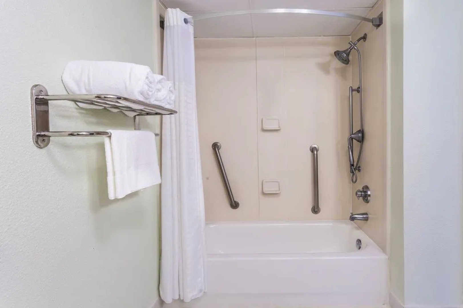 Holiday Inn Express South Boston