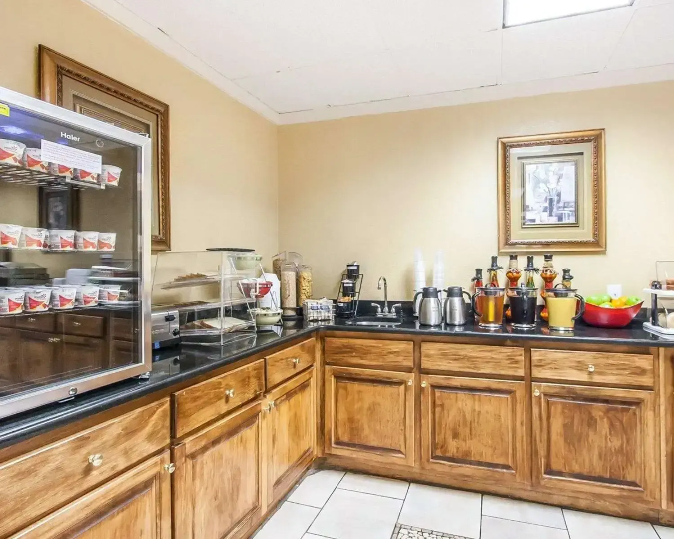 Clarion Inn & Suites University Center