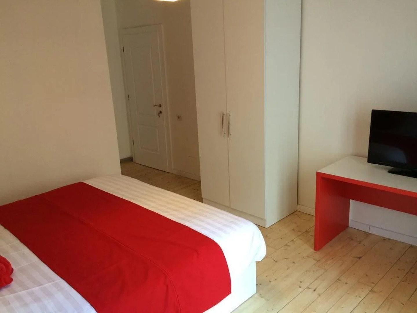 Отель Liqeni Tirana