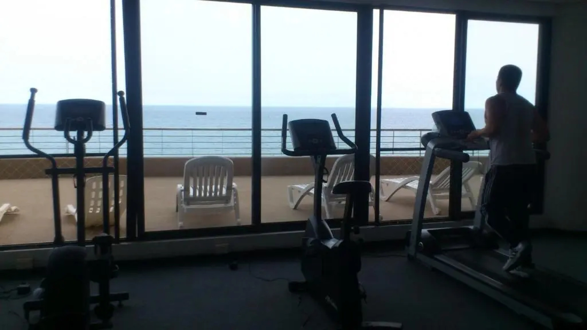 On The Beach Apartment