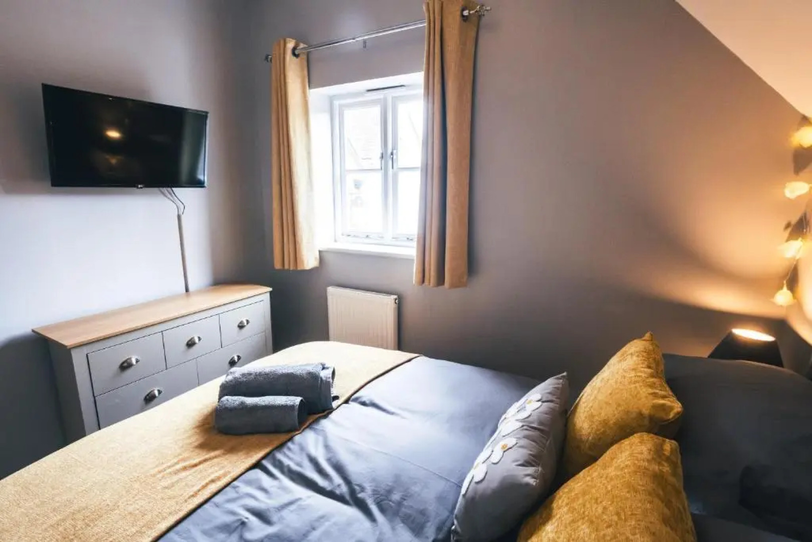 Woolpack Cottage - modern, 2-bed, centre of Wantage