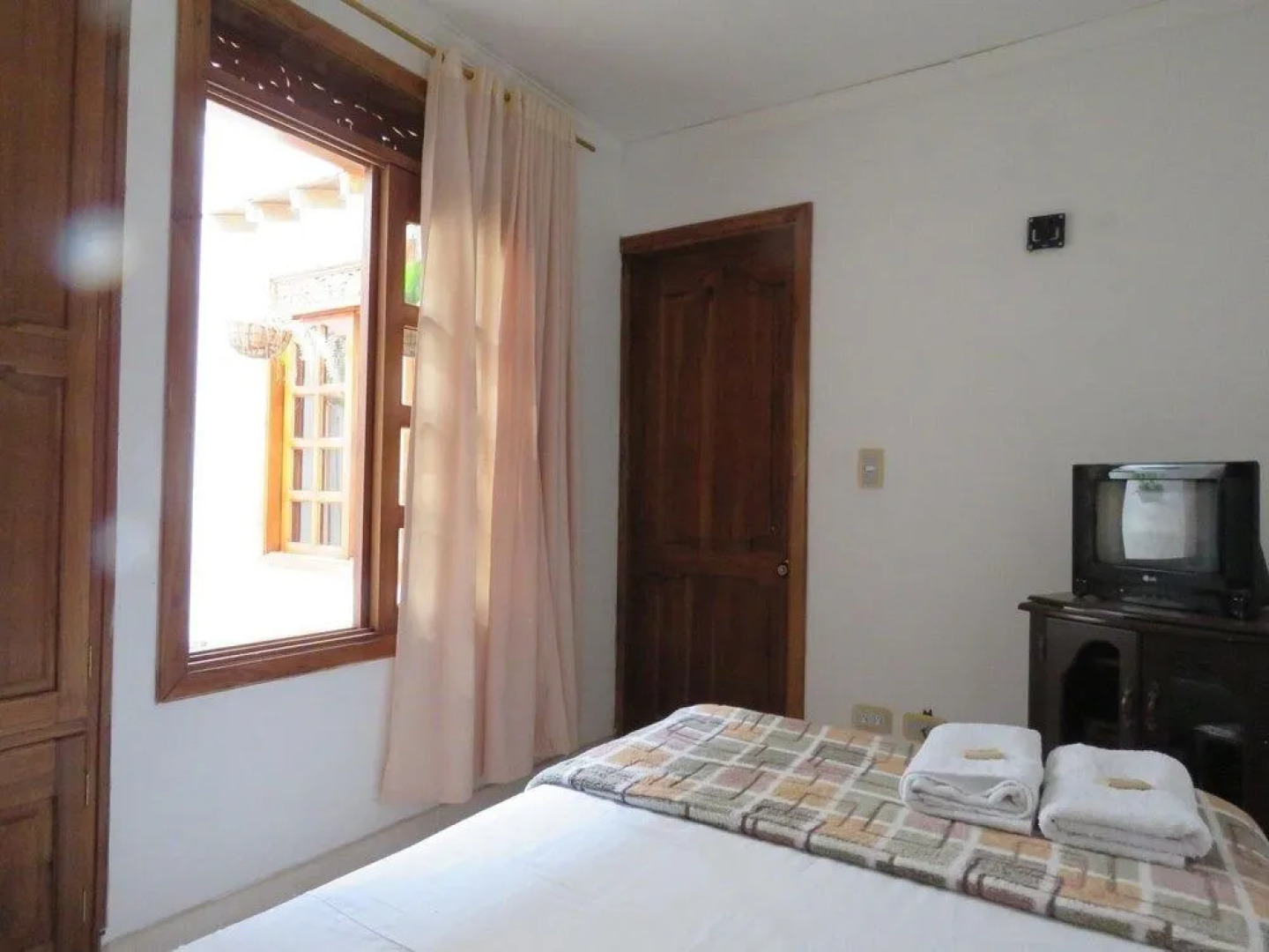 Hostal Juanes - Hostel