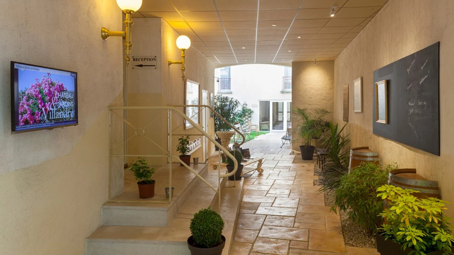 Brit Hotel Chinon le Lion d'Or