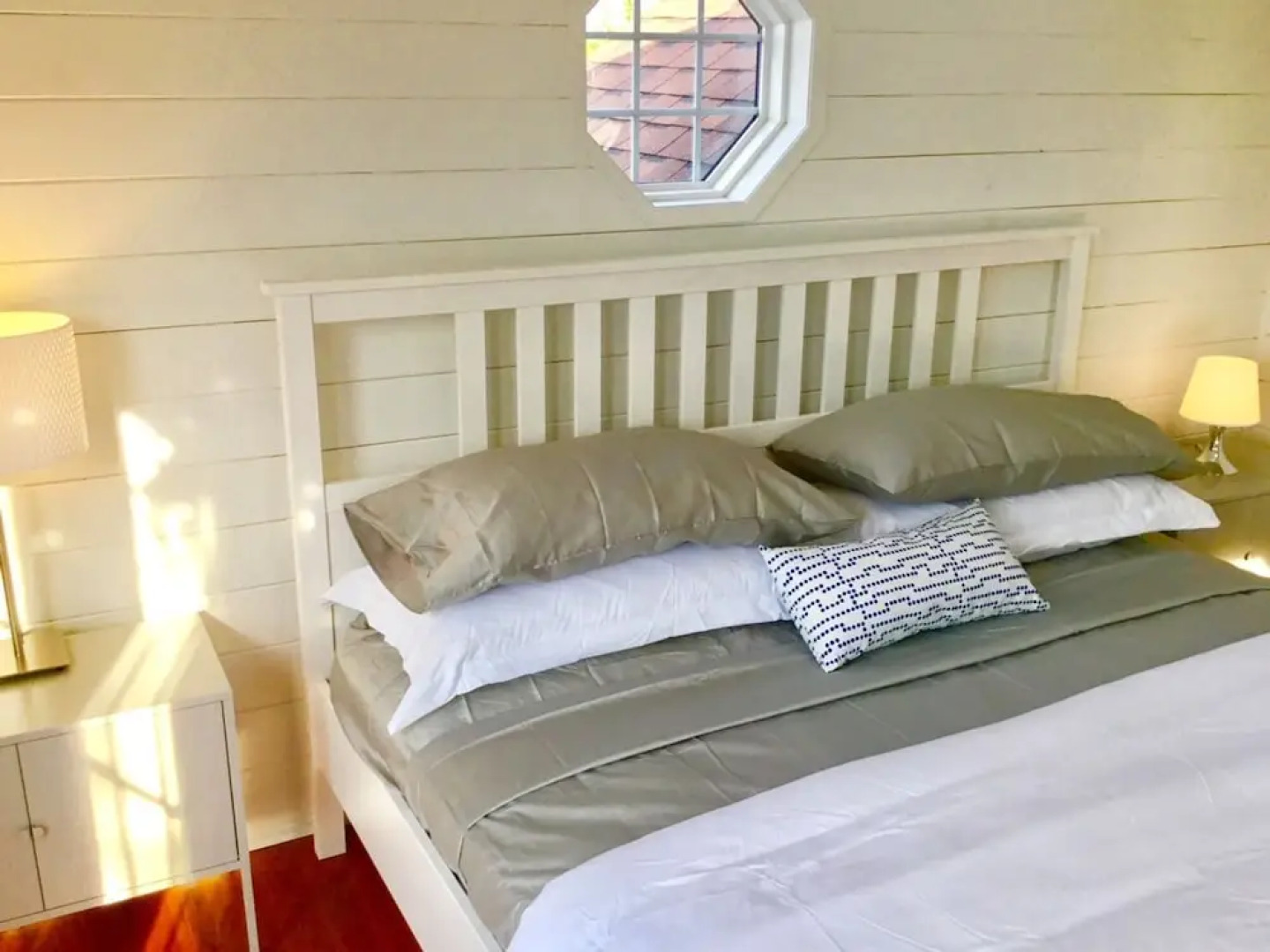 The Cameron Cottage - 5 Bedrooms